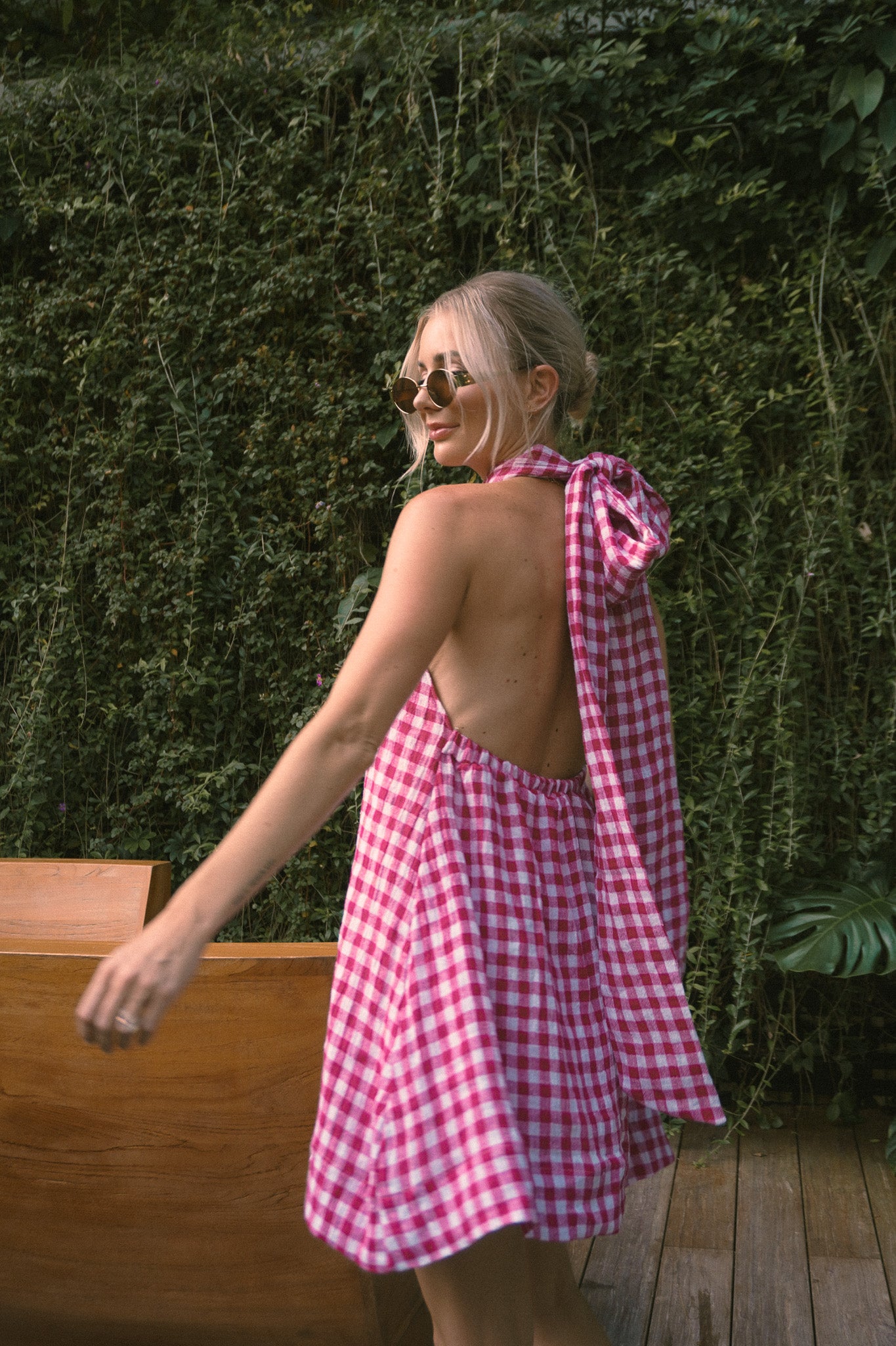The Stacey Bow Halter Mini in Cherry Gingham sette The Stacey Bow Halter Mini in Cherry Gingham sette
